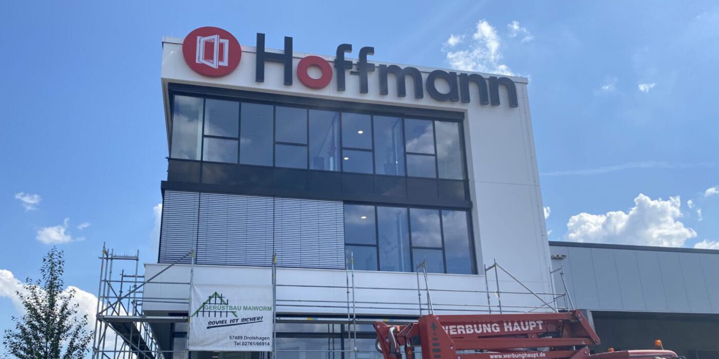 Fensterbau Hoffmann Werbeanlage